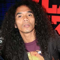 Kaka Slank Merasa Ganteng Kalau Sudah Basah-basahan