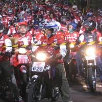 Motor Membludak Karena Angkutan Umum Bobrok