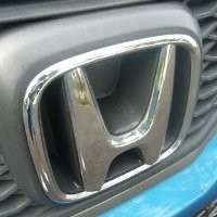 Pengendara Honda Jazz Lupa Lepas Rem Tangan