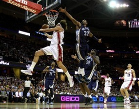 Melaju Kencang, Cavs Hajar Grizzlies