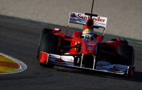 Massa Tercepat Lagi, Kobayashi Curi Perhatian