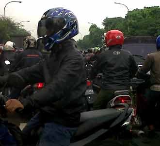 Cakung - Pulogadung Macet Total