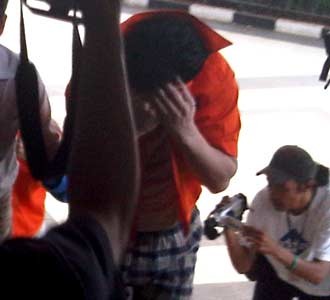 Polisi Bekuk Bandar Judi via Internet