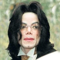 Terima Piala, Keluarga Jackson Tak Diundang ke Grammy