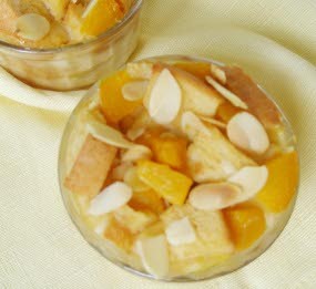 Lembut Manis Puding Peach Almond