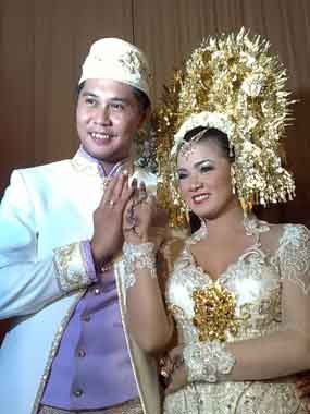 Ada Miom di Rahim, Nirina Melahirkan Lebih Cepat Ada Miom di Rahim, Nirina Melahirkan Lebih Cepat
