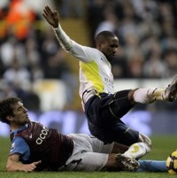 Spurs & Villa Terhambat Hasil Seri