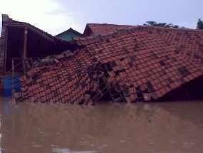 Ribuan Sumur Warga Ditaburi Kaporit
