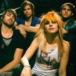 Persiapan Nikah, Paramore Tur Tanpa Gitaris