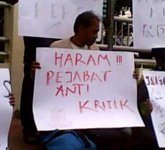 Wartawan Tolak Pejabat Antikritik