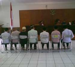 Divonis 1 Tahun 2 Bulan, 7 Anggota Brigez Menangis