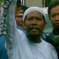 Bawa Golok Pusaka, Pria Berjubah Putih Dilarang Masuk Ruang Sidang Antasari