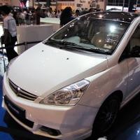 Jelang Imlek Test Drive Mobil Doang Dapat Angpao
