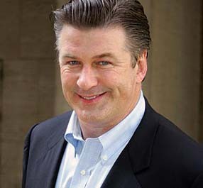 Tak Sadarkan Diri, Alec Baldwin Dilarikan ke RS