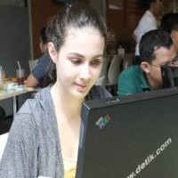 Ngeblog di Blogdetik Bisa Lebih Dekat dengan Arumi