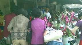 Penjualan Bunga di Wastukancana Sepi