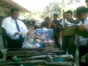 Kejaksaan Musnahkan Narkoba, Uang Palsu & Senpi