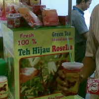 Meracik Bisnis Minuman Kesehatan Teh Rosella