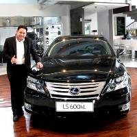 Sedan Mewah Lexus LS 600hL Dirilis
