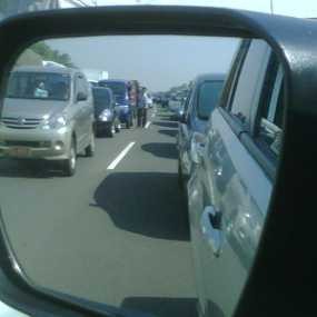 Tol JORR Arah Lebak Bulus Macet di Ampera