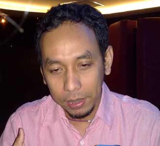 Pongky Berkemeja Pink