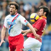 Vucinic Dekatkan Roma ke Puncak