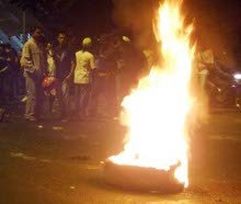 Bakar Ban dan Blokir Jl Diponegoro, 3 Mahasiswa Diamankan Polisi