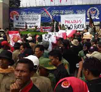 Parade Nusantara Tiba di Gedung DPR