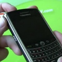 BlackBerry Tour: Dual Mode Bukan Berarti Dua Sim Card