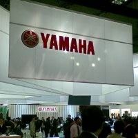 Yamaha Kini Dipimpin Suzuki