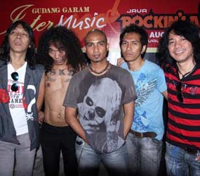 Susah Manggung, Slank Siap ke Jalur Hukum