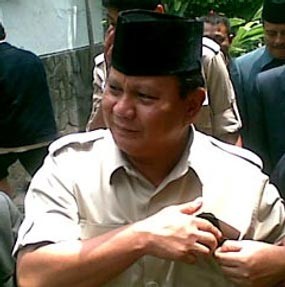 Prabowo Jenguk Ibunda SBY di RSPAD