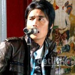 ST12 Bantah Retak Gara-gara Charly Sibuk