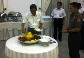 Rizal Mallarangeng Doakan Boediono Lebih Tabah