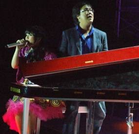 Gita Gutawa Bikin Erwin Gutawa Deg-degan