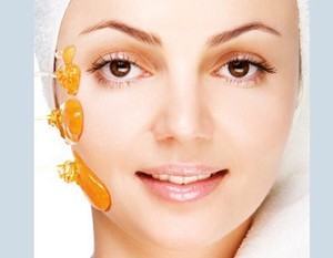 Kulit Indah dengan Scrub Madu