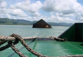Mesin Rusak, Tug Boat Muat Batu Bara Sandar di Teluk Pacitan