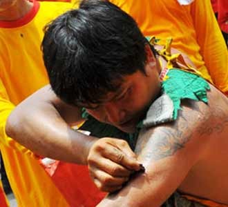Kirab Cap Go Meh di Makassar