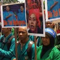 Diguyur Hujan Deras, Pendemo di DPR Bubar