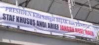 Spanduk Hujat Andi Arief Bertebaran