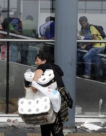  Penjarah Mulai Hantui Kota