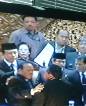 Tutup Sidang Sepihak, Marzuki Diduga Punya Agenda Khusus