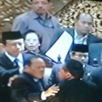 Banjir Interupsi Soal Century, Sidang Paripurna DPR Ricuh, Nyaris Baku Hantam