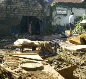 Warga Lihat Air Berputar Ditarik Angin