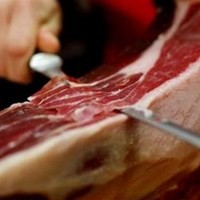 Makan Daging Bisa Menimbulkan Alergi Parah