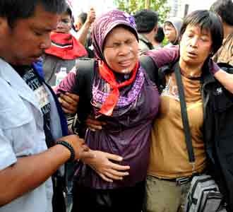 Demonstran Hamil Pingsan di DPR