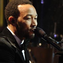 Jelang ke Indonesia, John Legend Begadang