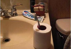 Jangan Taruh Sikat Gigi Dekat Toilet