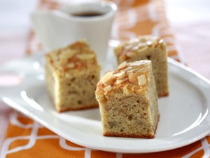 Cake Pisang Almond