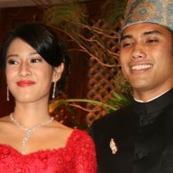Dua Artis Cantik Dipinang Anak Pengusaha